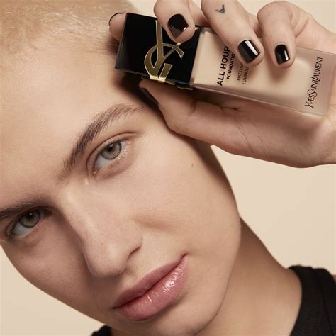 YVES SAINT LAURENT All Hours Luminous Matte Foundation 